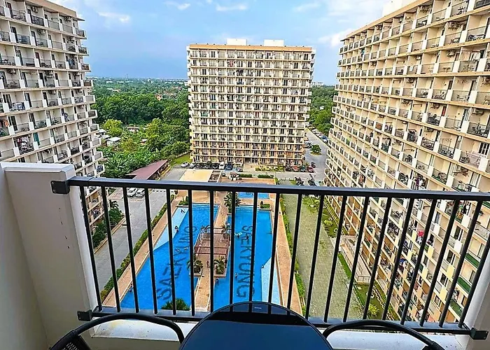 The Balcony Pool View * Lapu-Lapu City